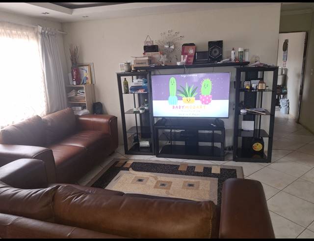 2 BEDROOM FREEHOLD FOR SALE IN VOSLOORUS SOUTH